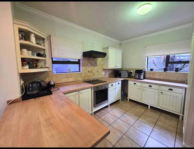 4 BEDROOM HOUSE FOR SALE IN GLEN EAGLE ESTATE